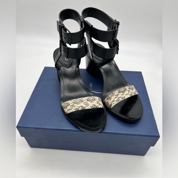 Pour La Victoire Dagney Double Buckle Sandals Women's Shoes 9.5 NEW NWT
Snake - Picture 3 of 8